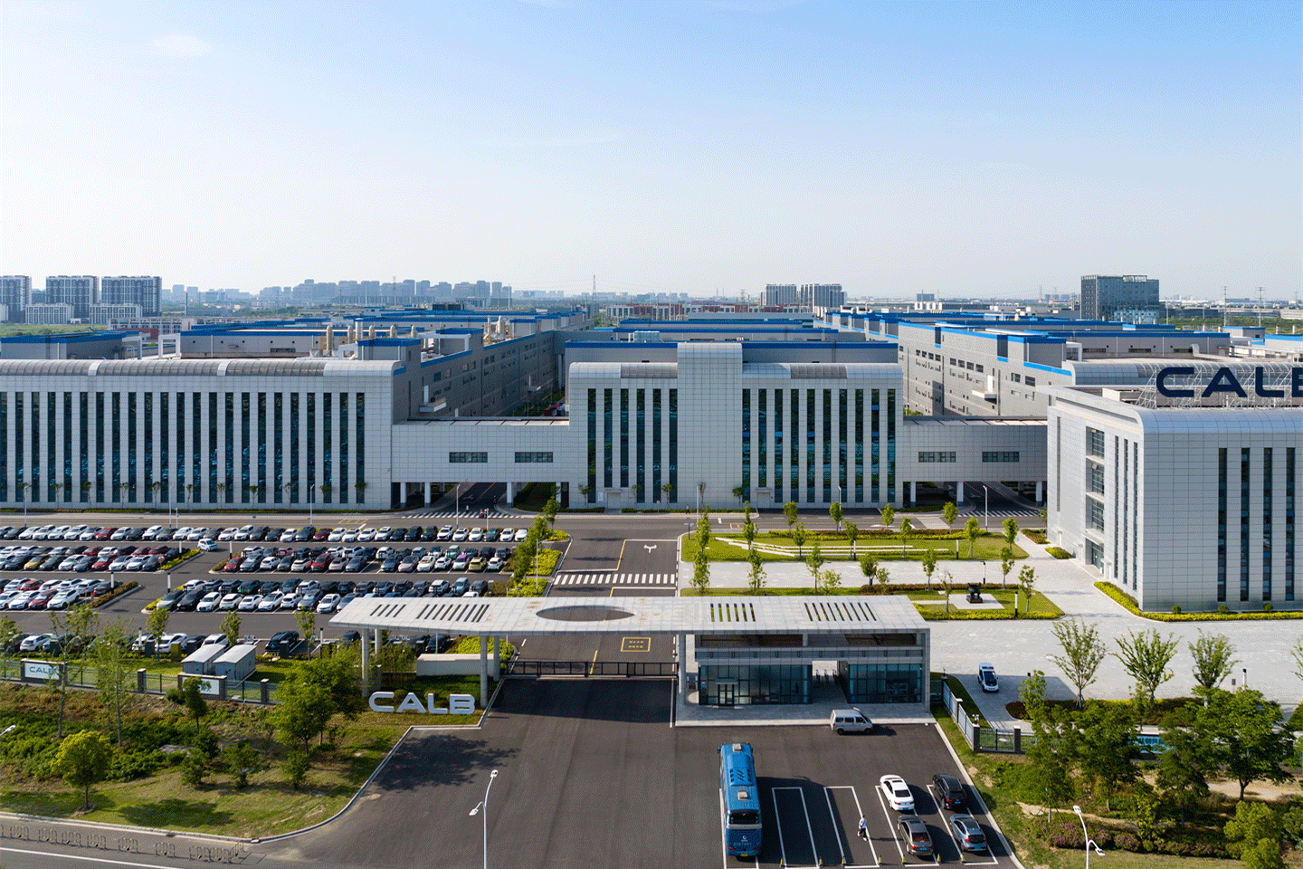 大體量建筑金屬外圍護(hù)綠色解決方案,助力構(gòu)建新能源超級(jí)工廠(圖8) 大體量建筑金屬外圍護(hù)綠色解決方案,助力構(gòu)建新能源超級(jí)工廠(圖8)