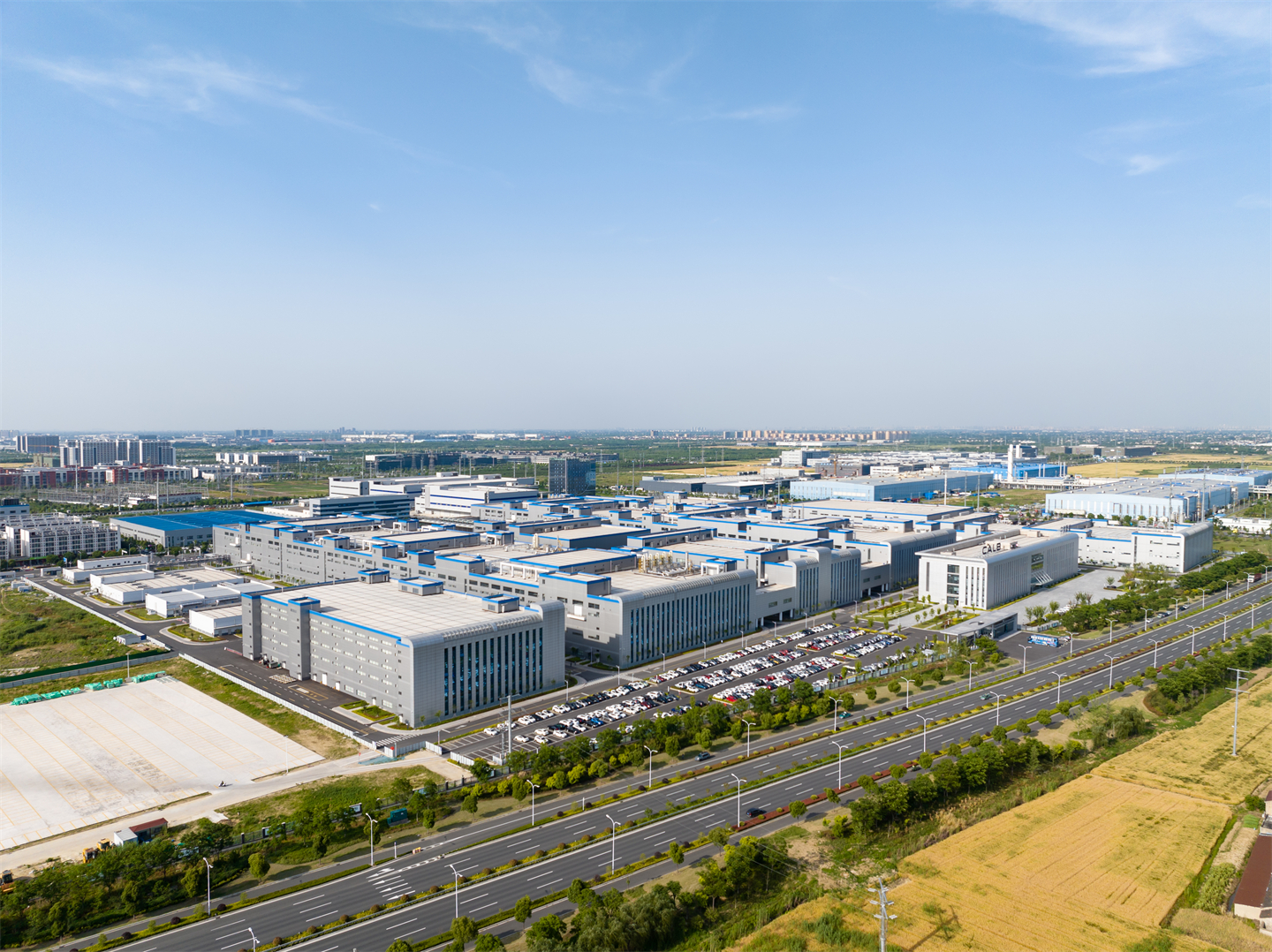 大體量建筑金屬外圍護(hù)綠色解決方案,助力構(gòu)建新能源超級(jí)工廠(圖5) 大體量建筑金屬外圍護(hù)綠色解決方案,助力構(gòu)建新能源超級(jí)工廠(圖5)