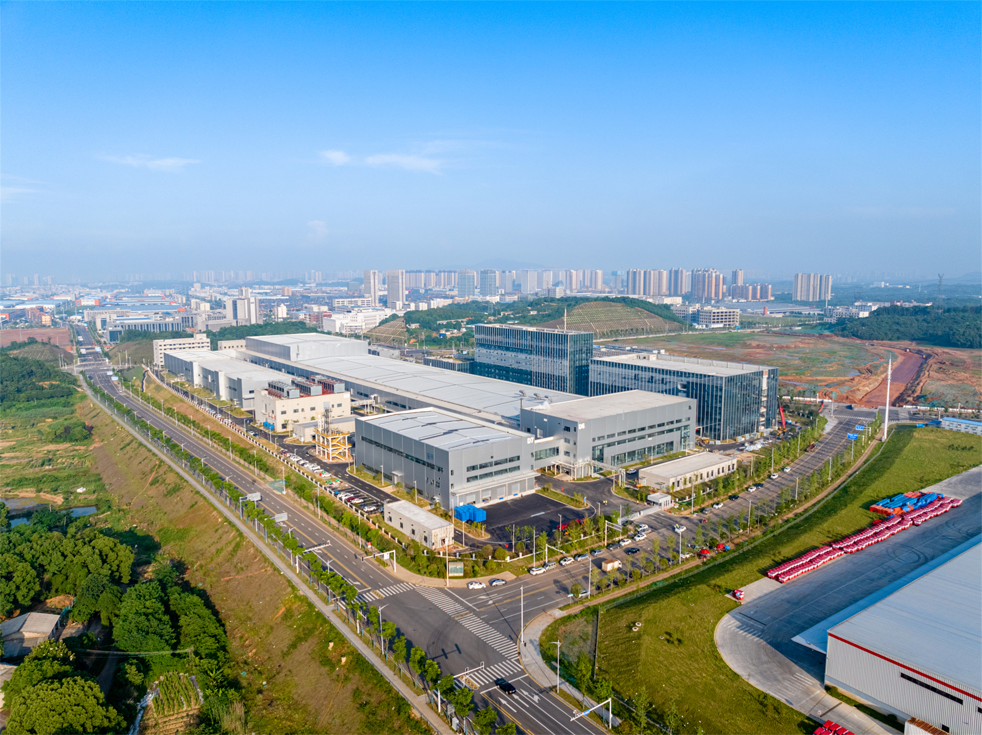 高質量綠色建材攜手新質生產力,創造“芯”未來!(圖2) 高質量綠色建材攜手新質生產力,創造“芯”未來!(圖2)