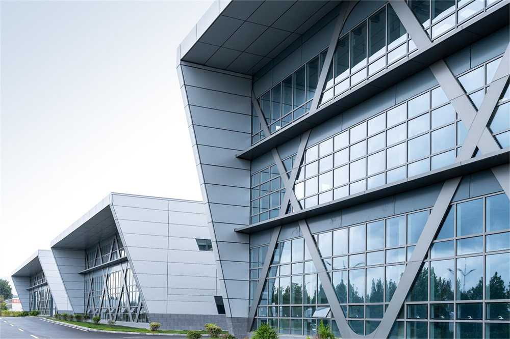 巖棉夾芯板在產業園中的應用(圖6)