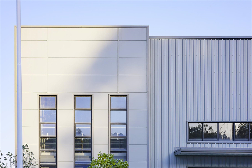 巖棉夾芯板在產業園中的應用(圖8)