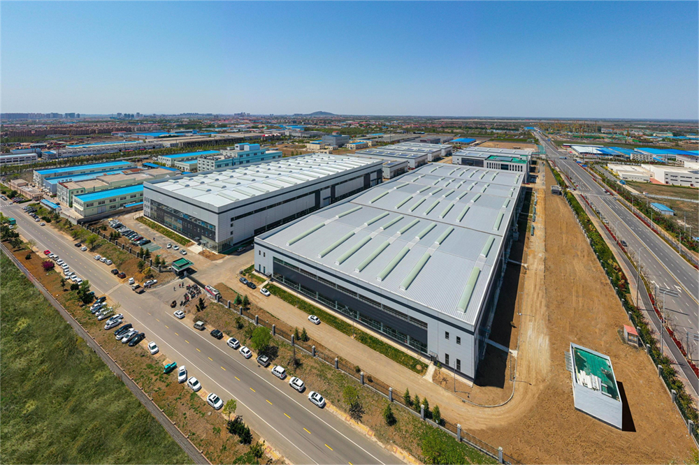 巖棉夾芯板在產業園中的應用(圖11)