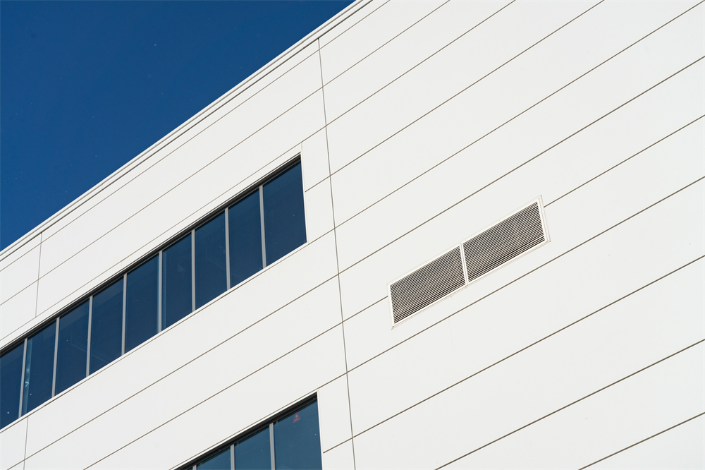 金屬幕墻的優(yōu)缺點(diǎn)(圖1) 金屬幕墻的優(yōu)缺點(diǎn)(圖1)