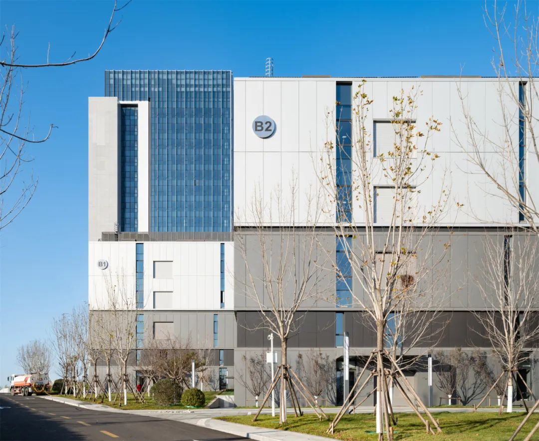 萬事達30天極速交付,賦能環磁山項目幕墻美學!(圖5) 萬事達30天極速交付,賦能環磁山項目幕墻美學!(圖5)